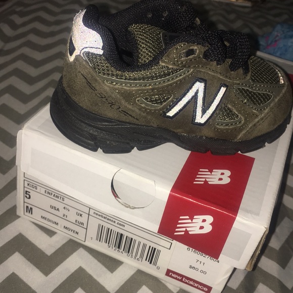 New Balance - Picture 2 of 3